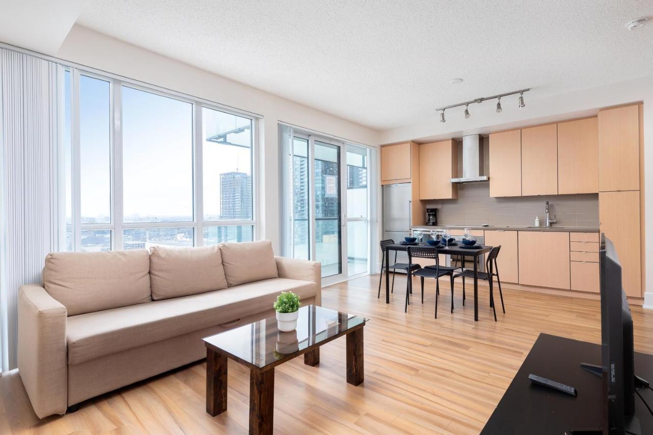Across From The Cn Tower, Metro Toronto Convention Centre And Rogers Centre In Downtown Toronto Core公寓 外观 照片